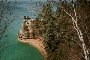 The Ultimate Pictured Rocks Elopement Guide (updated for 2025)